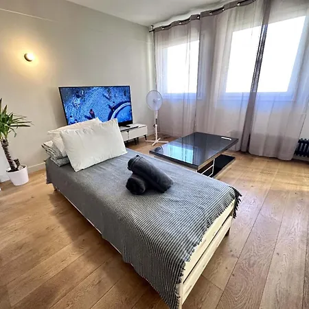 Say Hello To The Eiffel Tower Apartment Paris Exterior photo