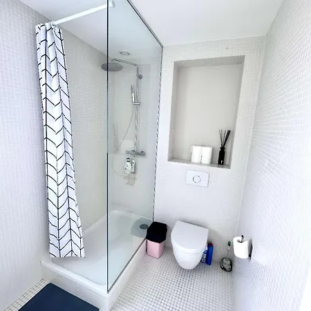 Say Hello To The Eiffel Tower Apartment Paris Exterior photo
